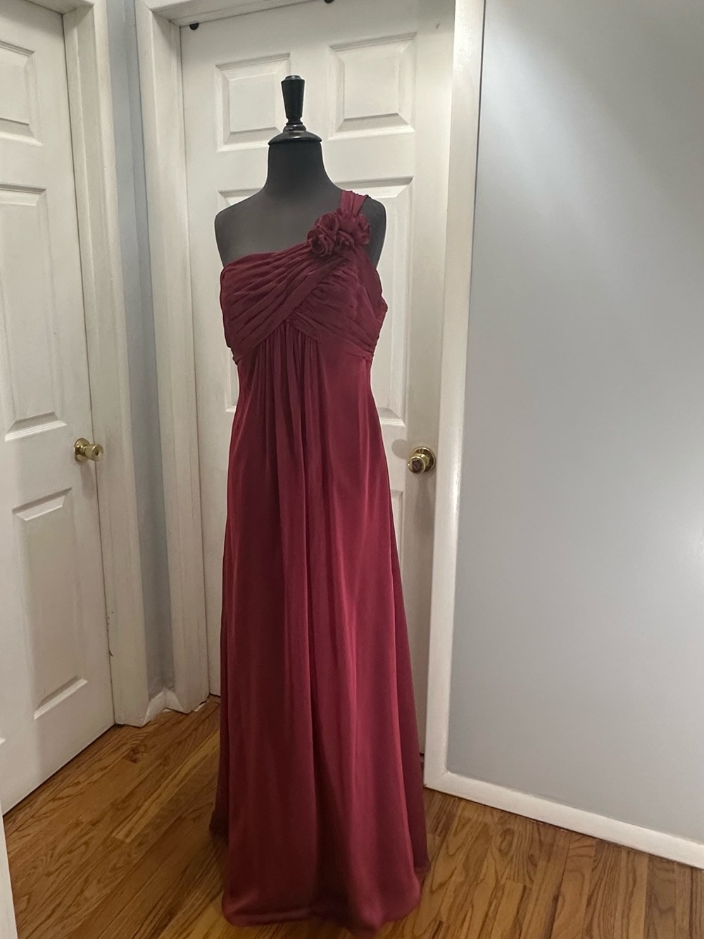 One-Shoulder Wine Evening Dress with Floral Accent